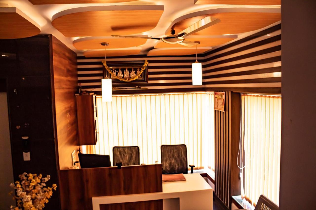 Hotel Royal Suites Bangalore Buitenkant foto