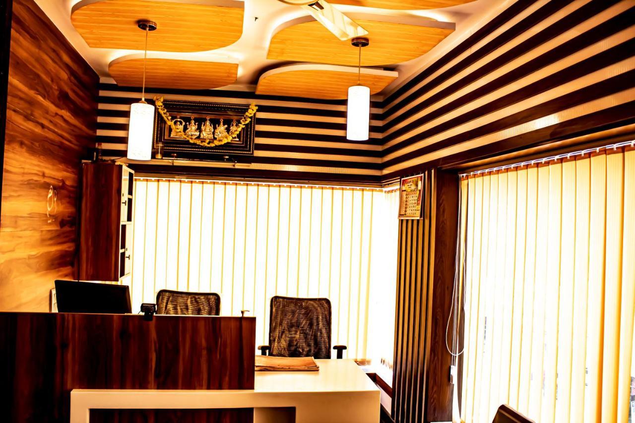Hotel Royal Suites Bangalore Buitenkant foto