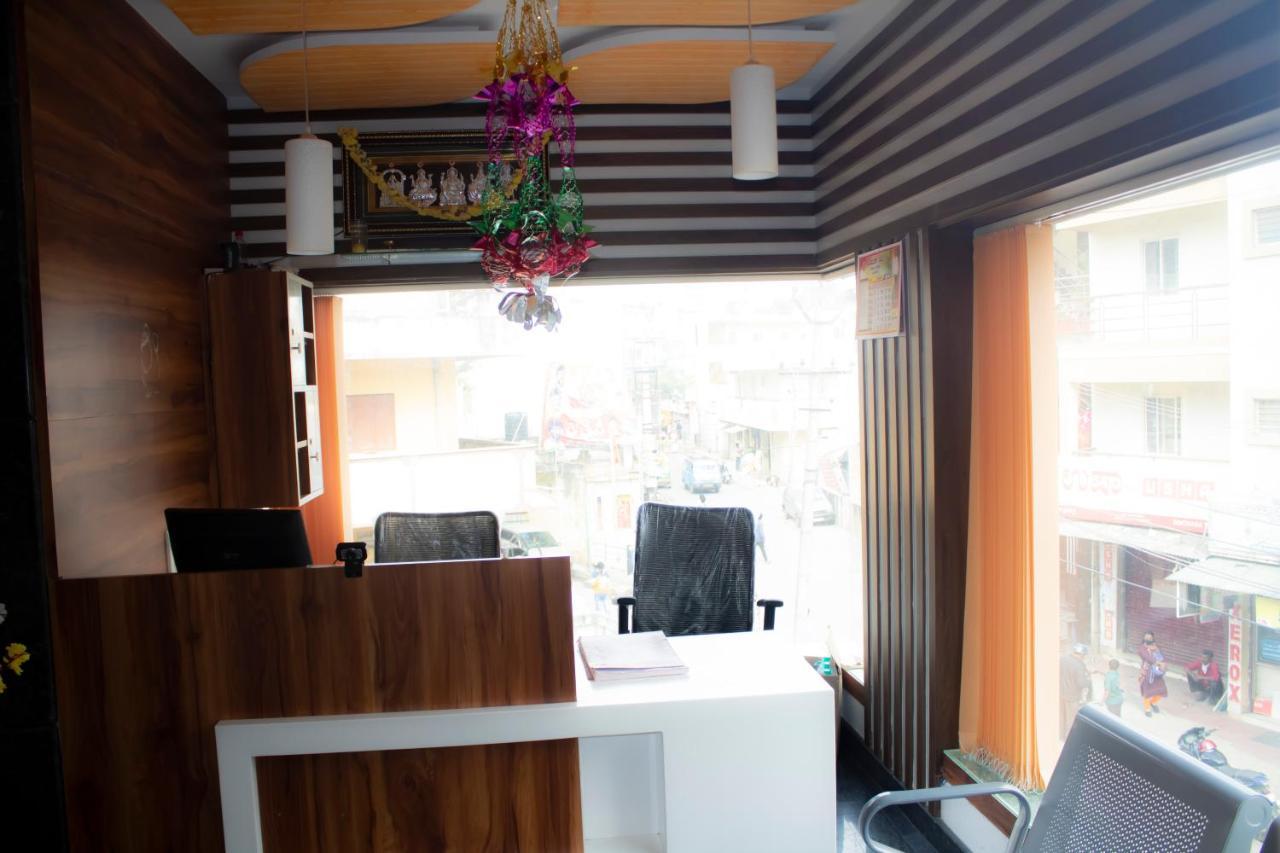 Hotel Royal Suites Bangalore Buitenkant foto