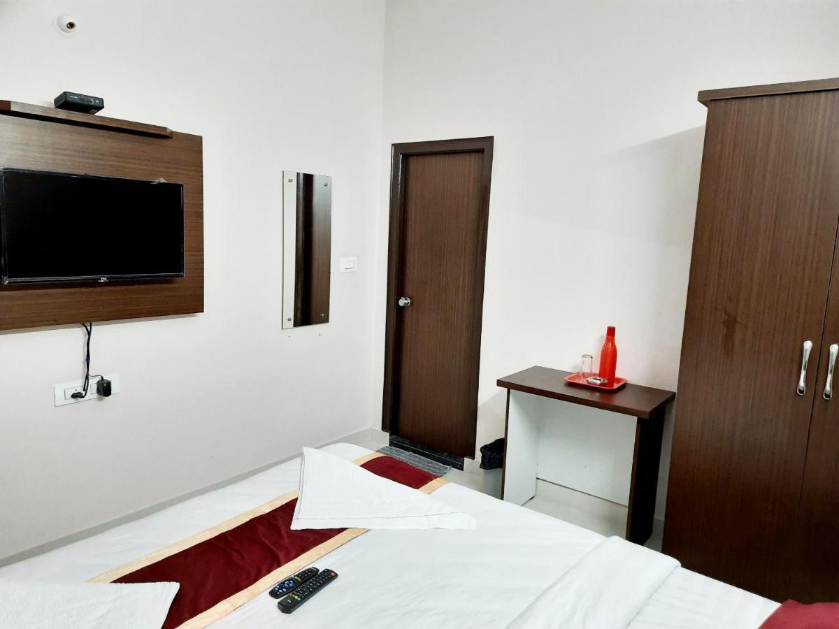 Hotel Royal Suites Bangalore Buitenkant foto
