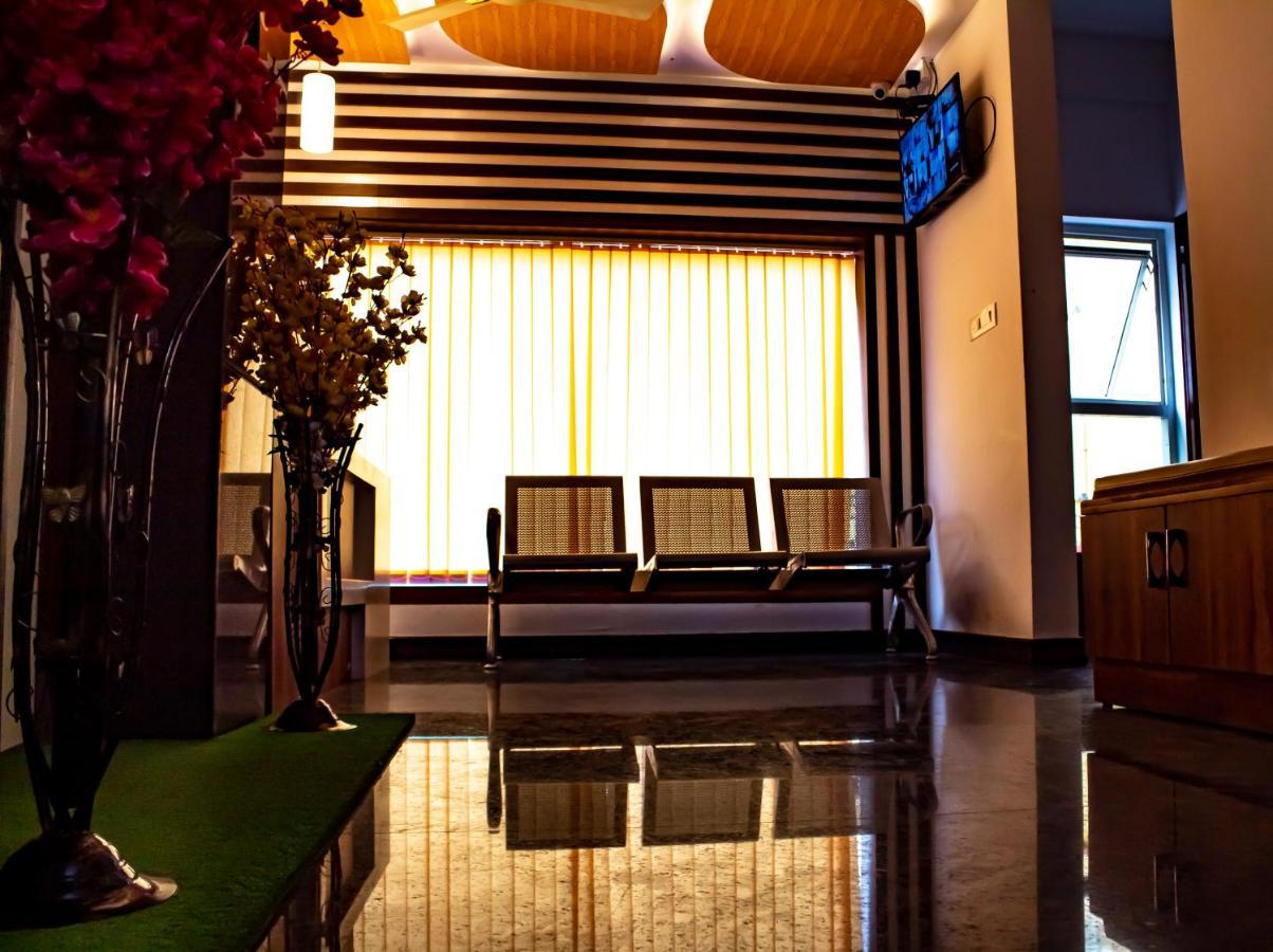 Hotel Royal Suites Bangalore Buitenkant foto