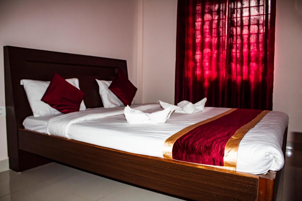 Hotel Royal Suites Bangalore Buitenkant foto