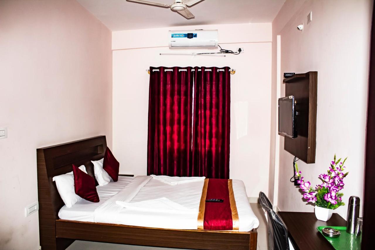 Hotel Royal Suites Bangalore Buitenkant foto