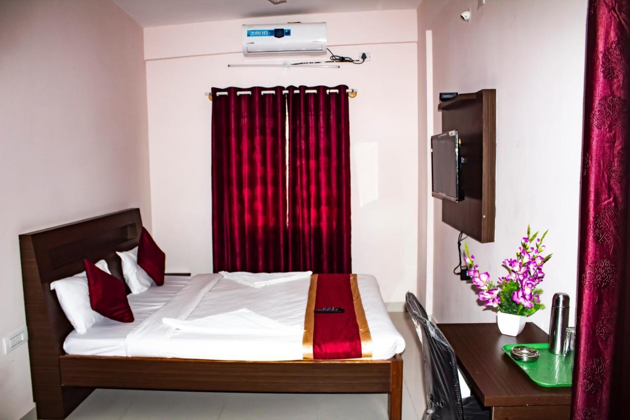 Hotel Royal Suites Bangalore Buitenkant foto