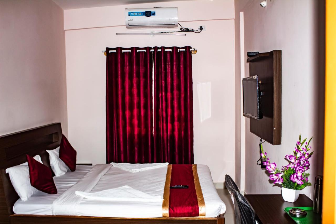 Hotel Royal Suites Bangalore Buitenkant foto