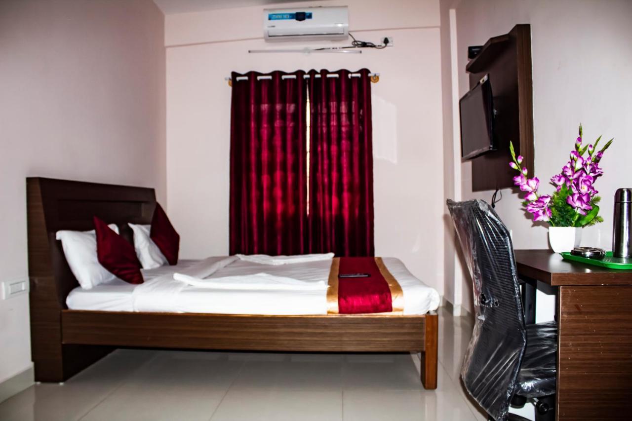 Hotel Royal Suites Bangalore Buitenkant foto
