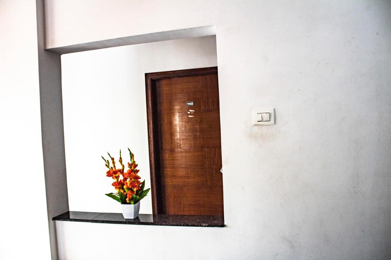Hotel Royal Suites Bangalore Buitenkant foto